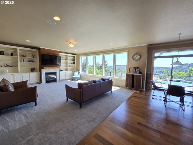 $899,000 | 11556 Southeast Cascade View Drive, Happy Valley, OR 97086