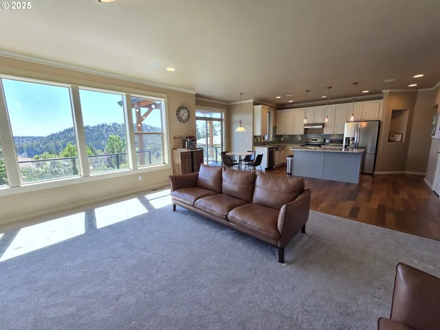 $899,000 | 11556 Southeast Cascade View Drive, Happy Valley, OR 97086