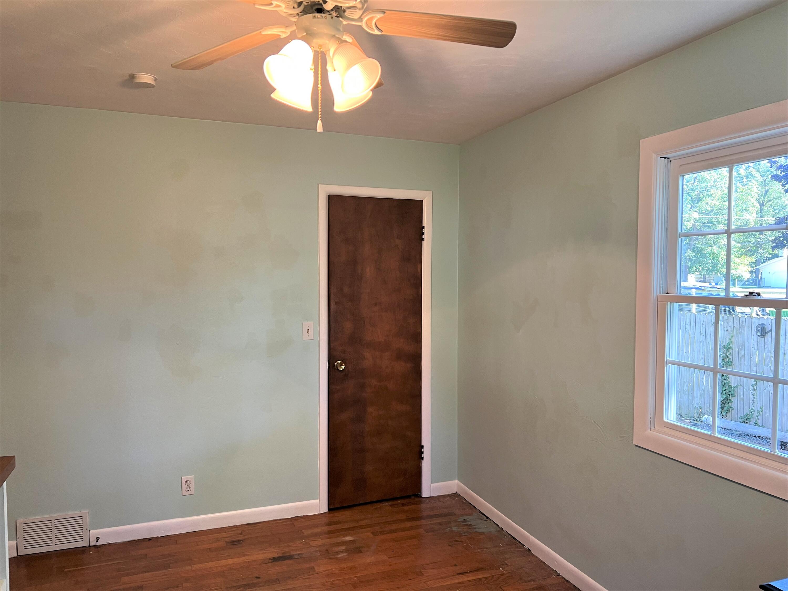 1425 Poulson Road Muskegon, MI 49445 - Photo 7 of 34 IMG_8802 2