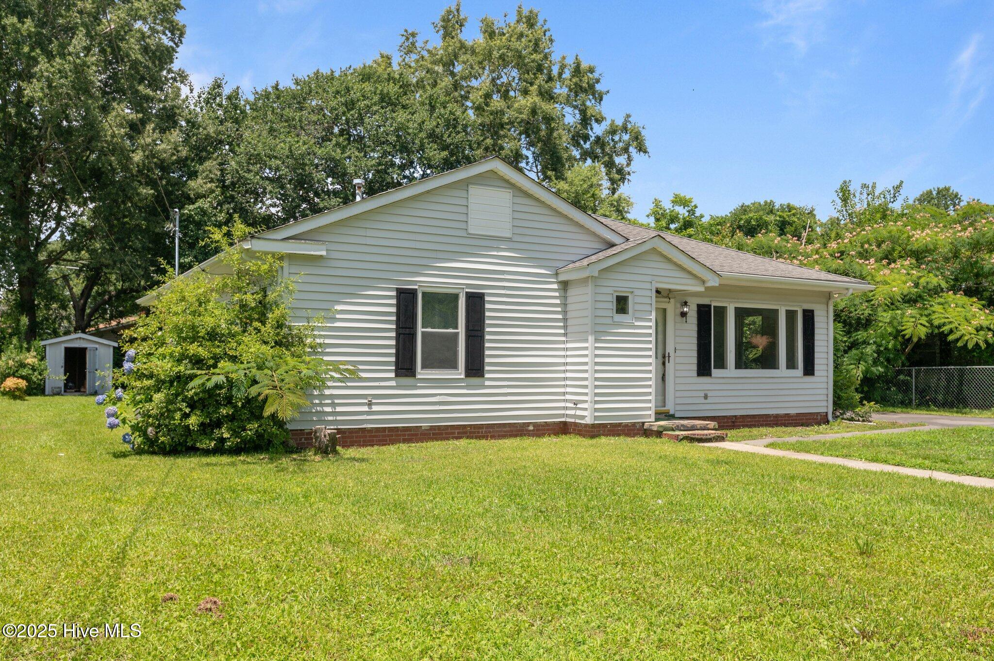 616 Larkspur Road Kinston, NC 28501 - Photo 40 of 49 Front Elevation