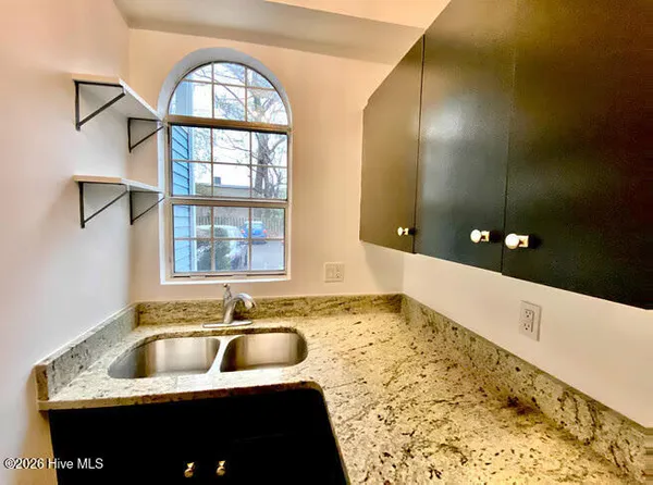 $1,700 | 4240 Wilshire Boulevard, Unit 102E, Wilmington, NC 28403