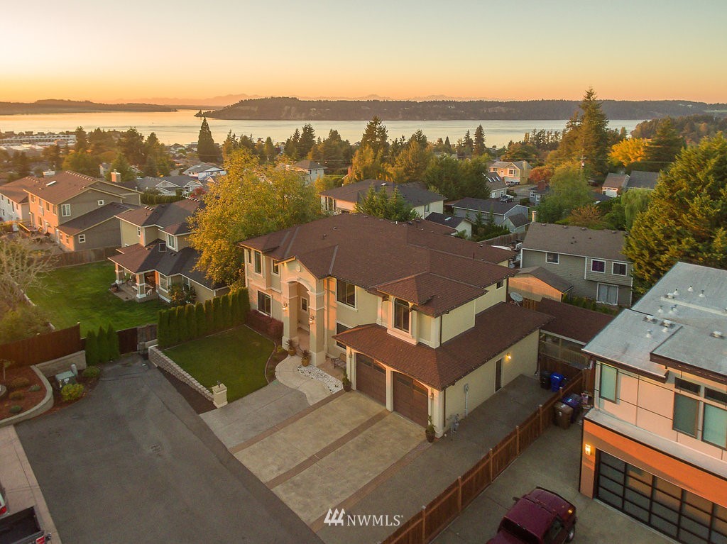 1938 Crystal Springs Road West Tacoma, WA 98466 - Photo 4 of 19 Gallery Image 4