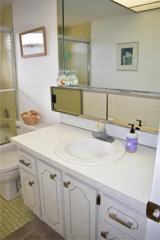 $79,900 | 9801 Sunrise Lakes Boulevard, Unit 305, Sunrise, FL 33322