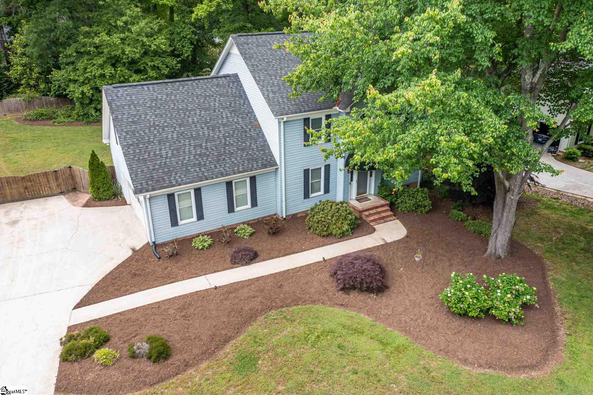 109 Robin Road Simpsonville, SC 29681 - Photo 3 of 32 Gallery Image 3