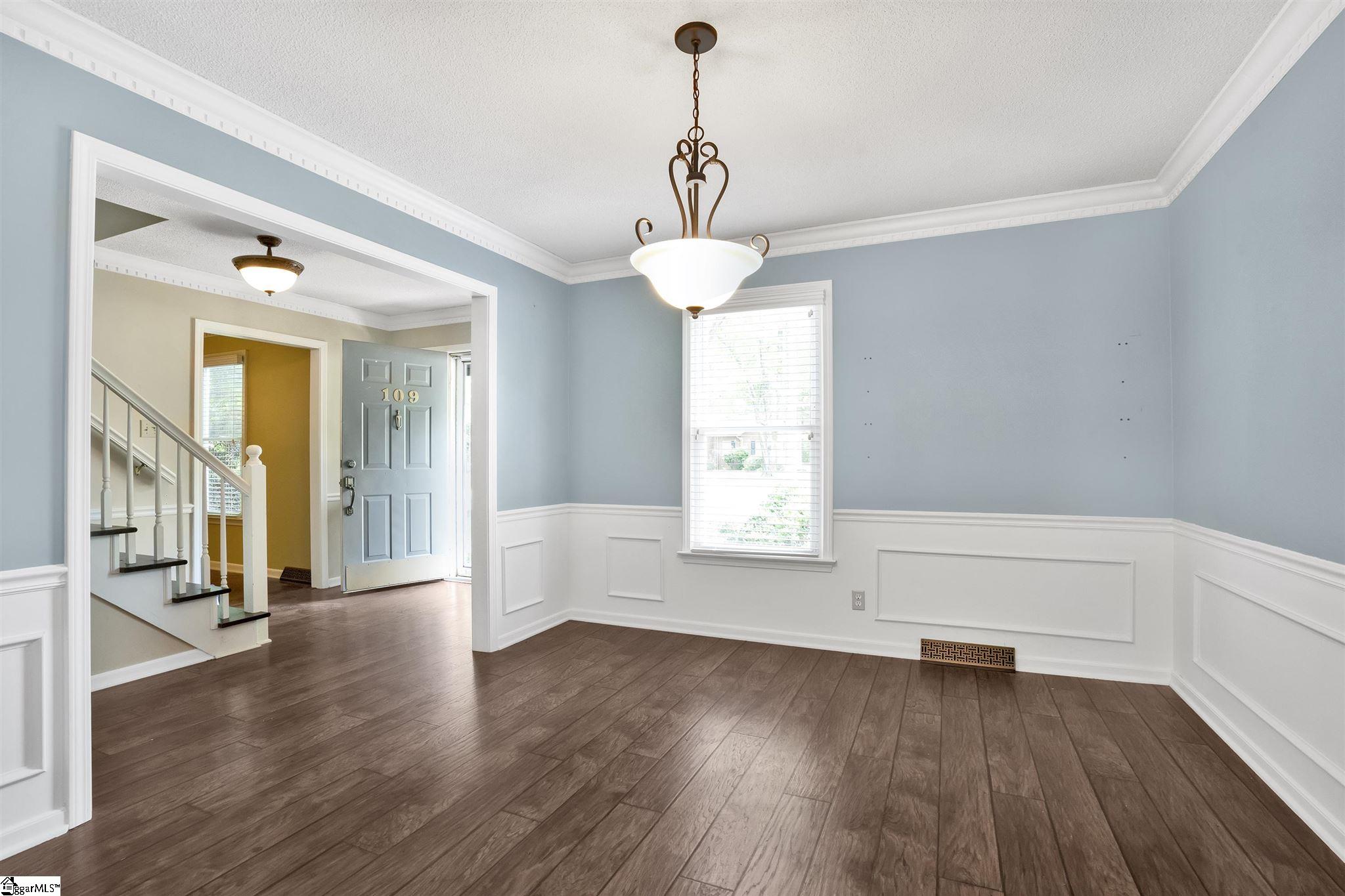 109 Robin Road Simpsonville, SC 29681 - Photo 4 of 32 Gallery Image 4