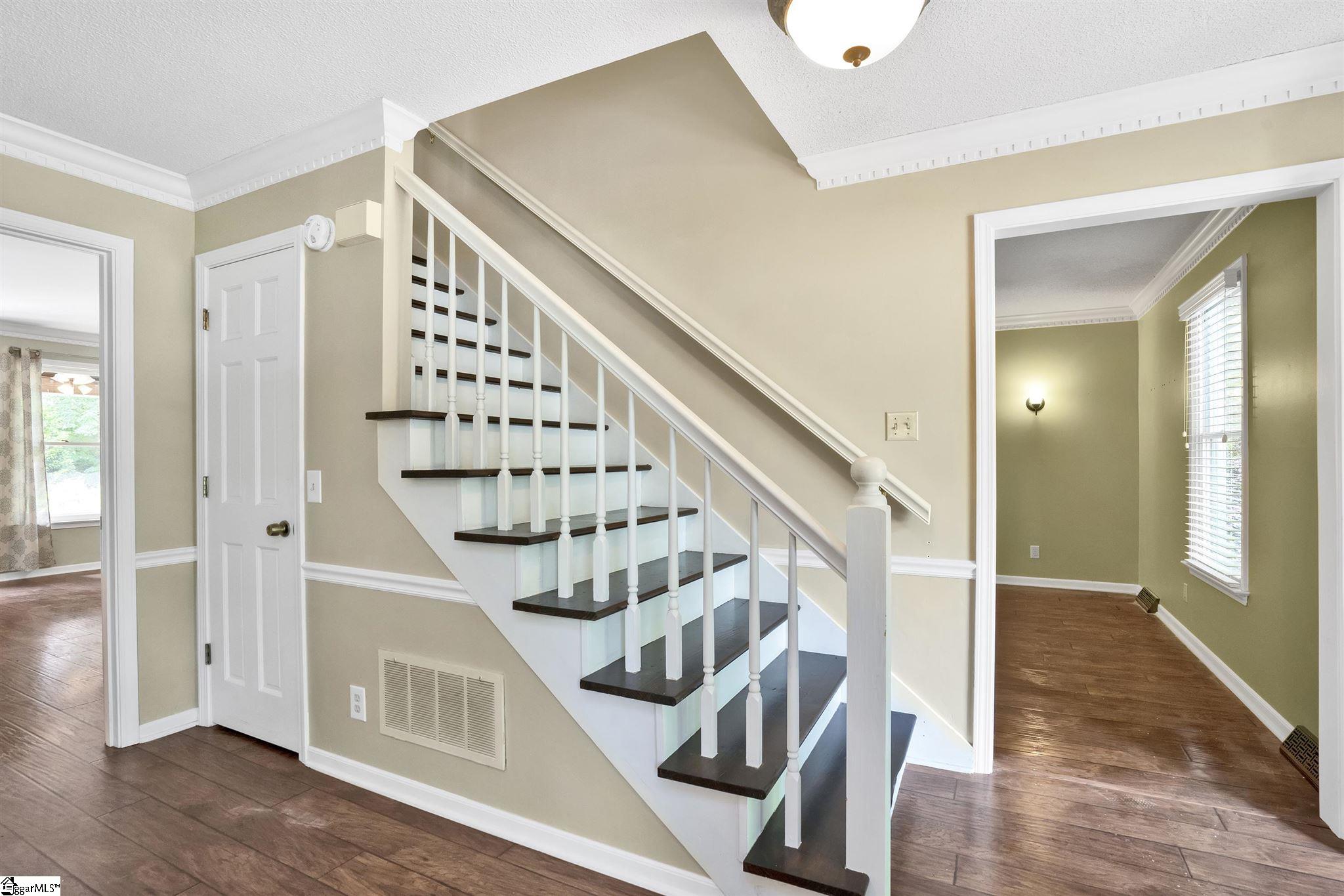 109 Robin Road Simpsonville, SC 29681 - Photo 5 of 32 Gallery Image 5