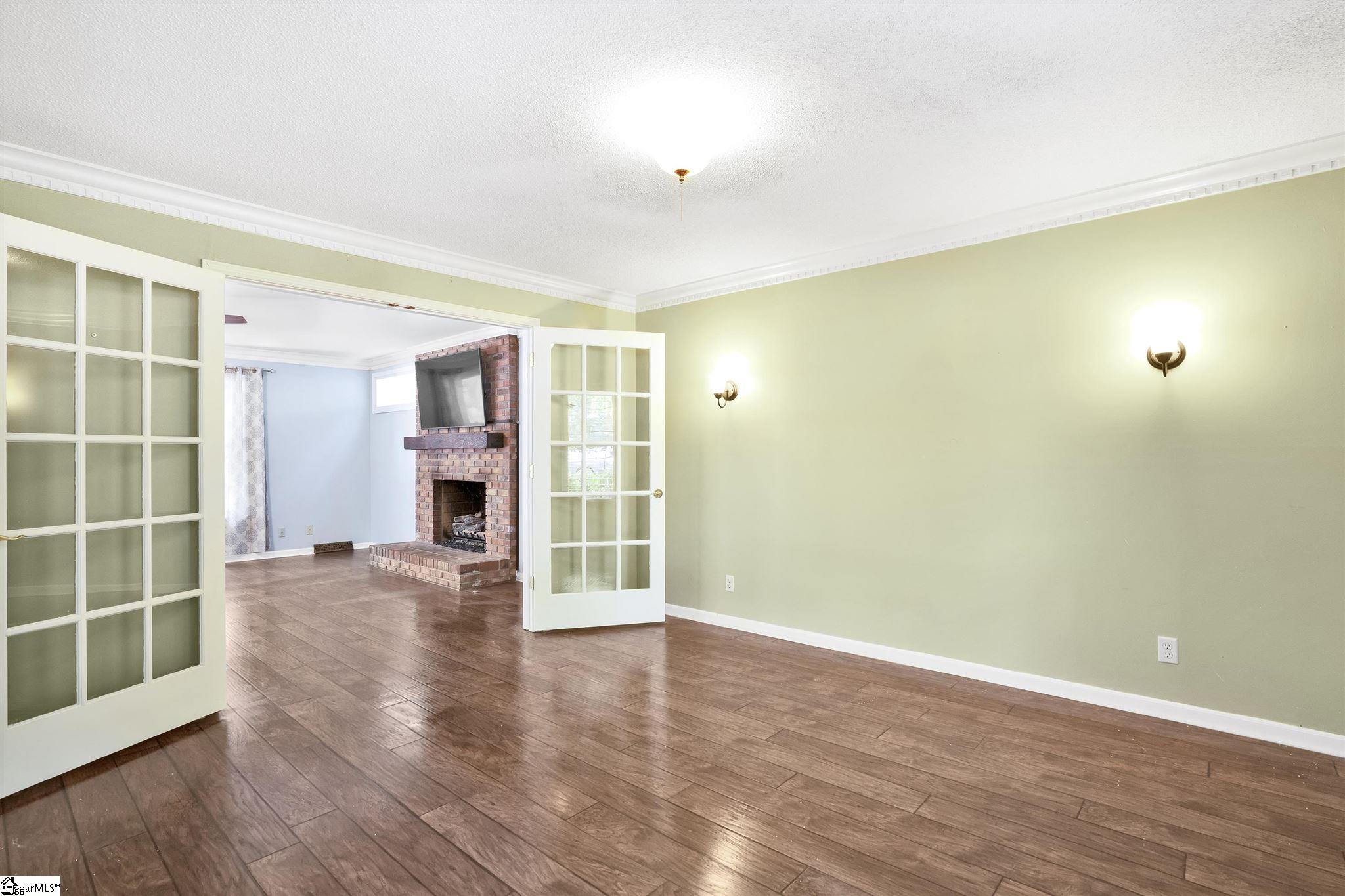 109 Robin Road Simpsonville, SC 29681 - Photo 6 of 32 Gallery Image 6
