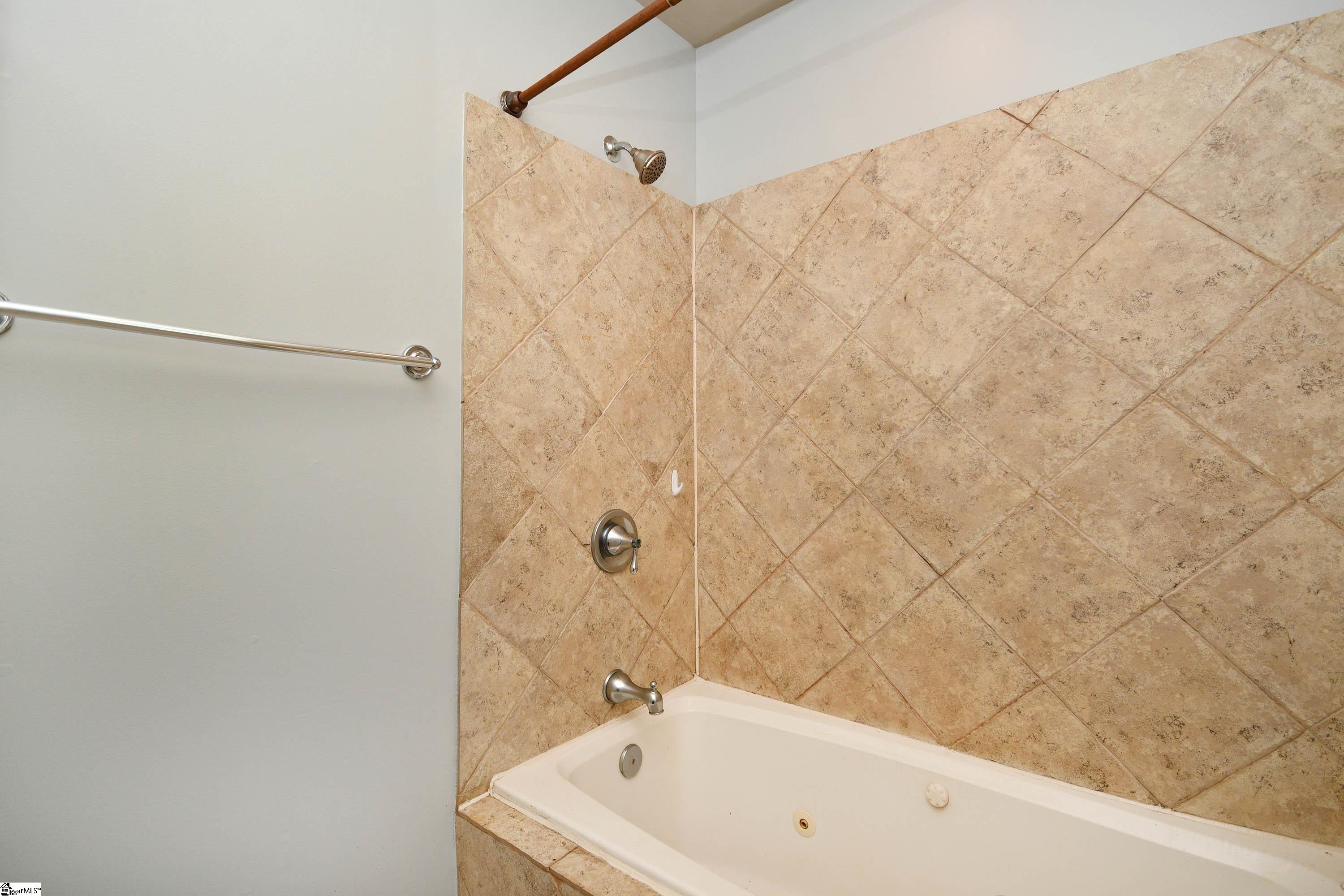 204 Parkins Mill Road Greenville, SC 29607 - Photo 20 of 34