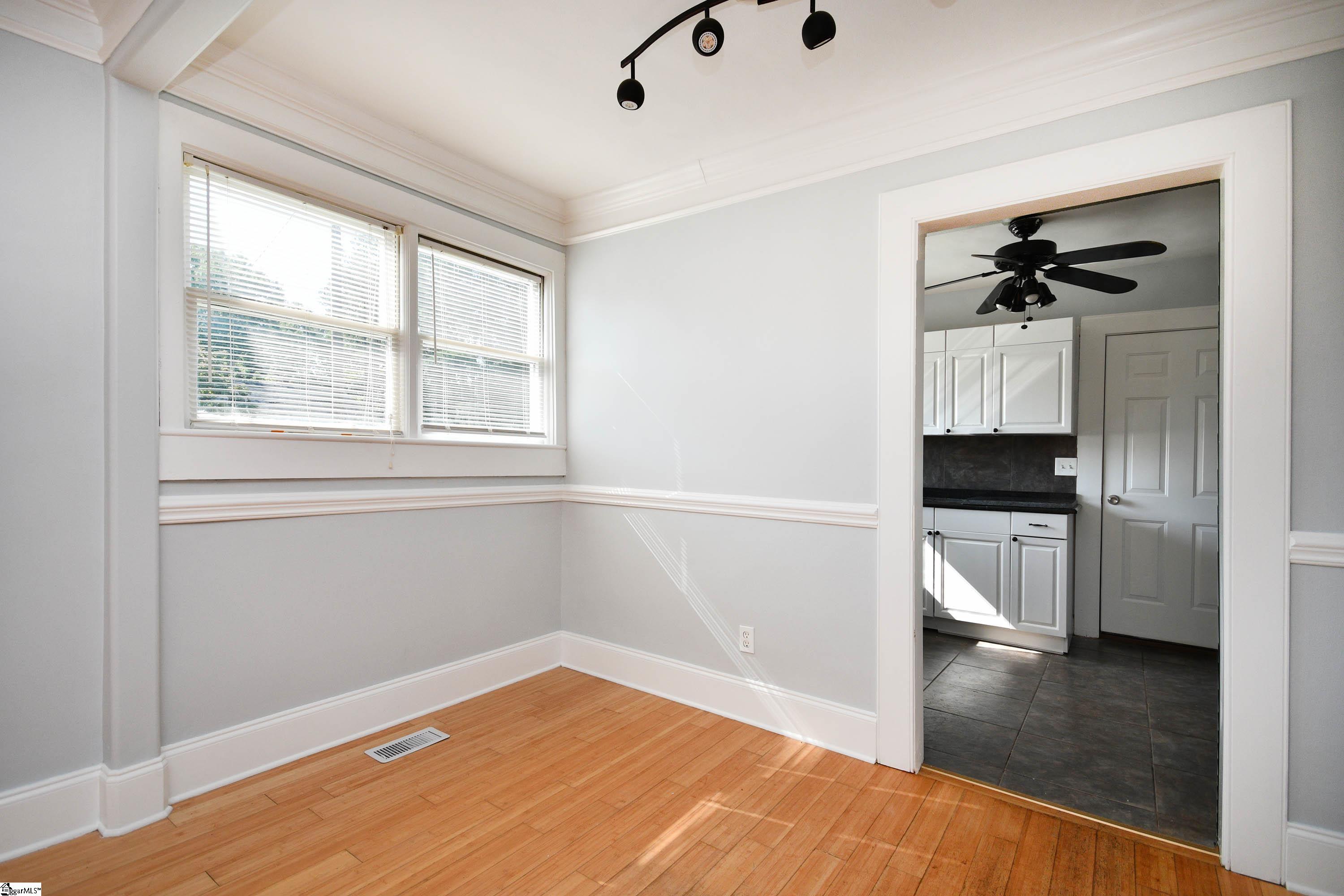 204 Parkins Mill Road Greenville, SC 29607 - Photo 22 of 34