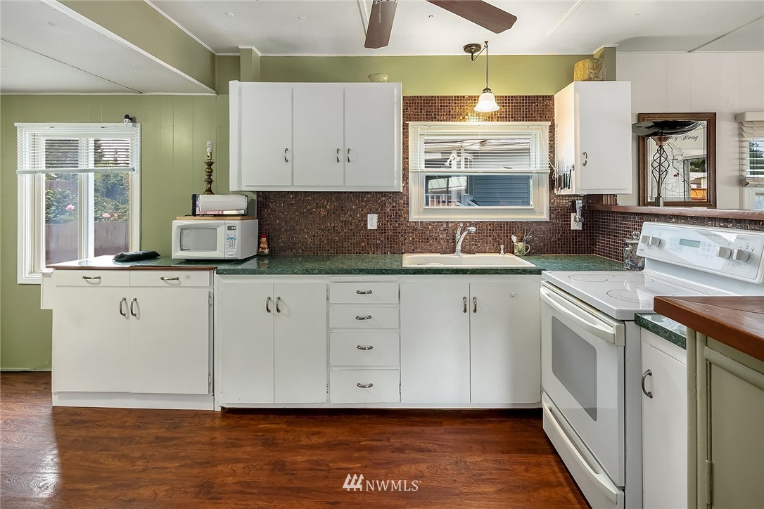 12801 Northeast 190th Place Bothell, WA 98011 - Photo 8 of 16