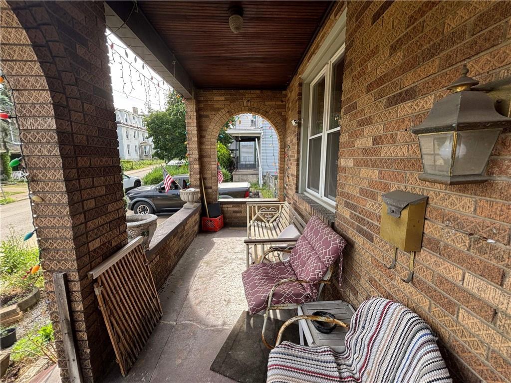 135 Rochelle Street Pittsburgh, PA 15210 - Photo 4 of 30 Gallery Image 4