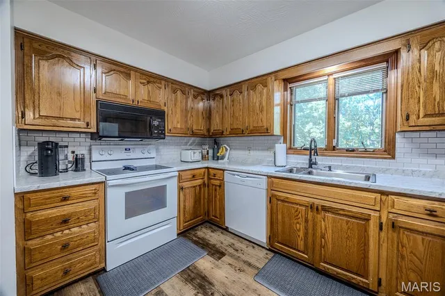 $259,900 | 227 Crestwood Drive, Marshfield, MO 65706