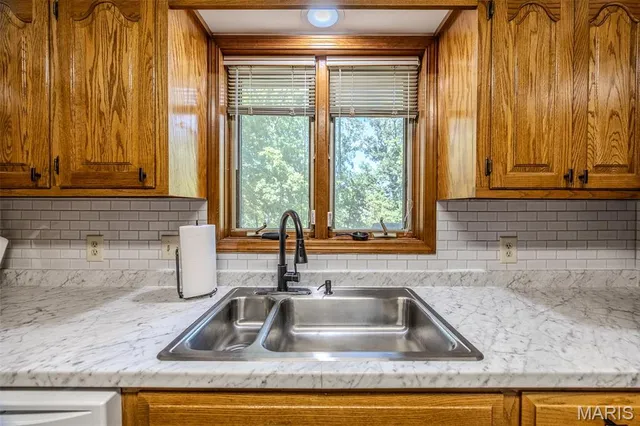 $259,900 | 227 Crestwood Drive, Marshfield, MO 65706