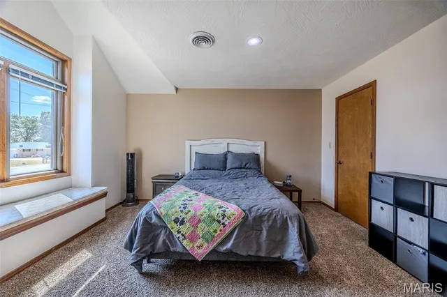 $259,900 | 227 Crestwood Drive, Marshfield, MO 65706