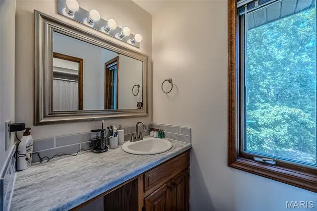 $259,900 | 227 Crestwood Drive, Marshfield, MO 65706