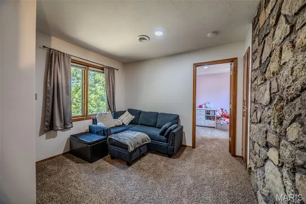 $259,900 | 227 Crestwood Drive, Marshfield, MO 65706