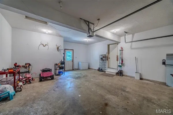 $259,900 | 227 Crestwood Drive, Marshfield, MO 65706