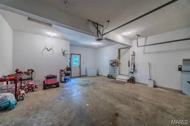 $259,900 | 227 Crestwood Drive, Marshfield, MO 65706