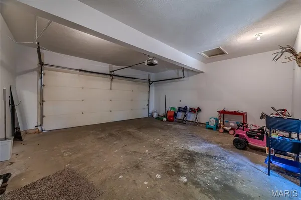 $259,900 | 227 Crestwood Drive, Marshfield, MO 65706
