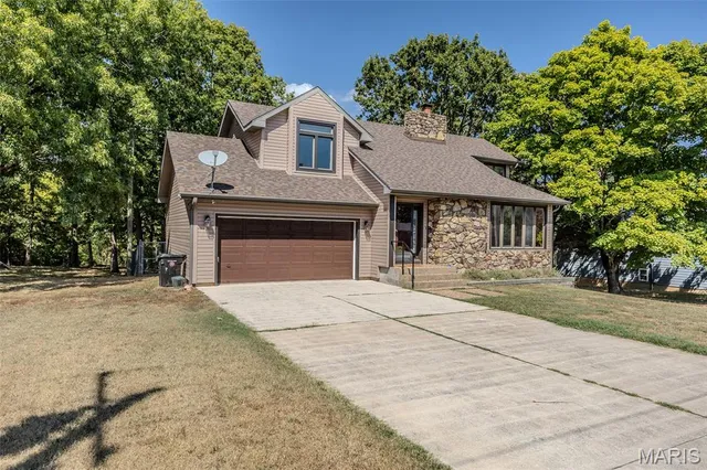 $259,900 | 227 Crestwood Drive, Marshfield, MO 65706