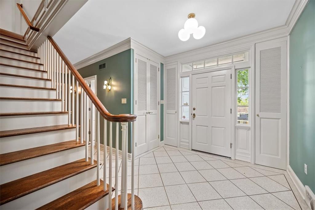 936 Valleyview Road Pittsburgh, PA 15243 - Photo 7 of 50 Gallery Image 7