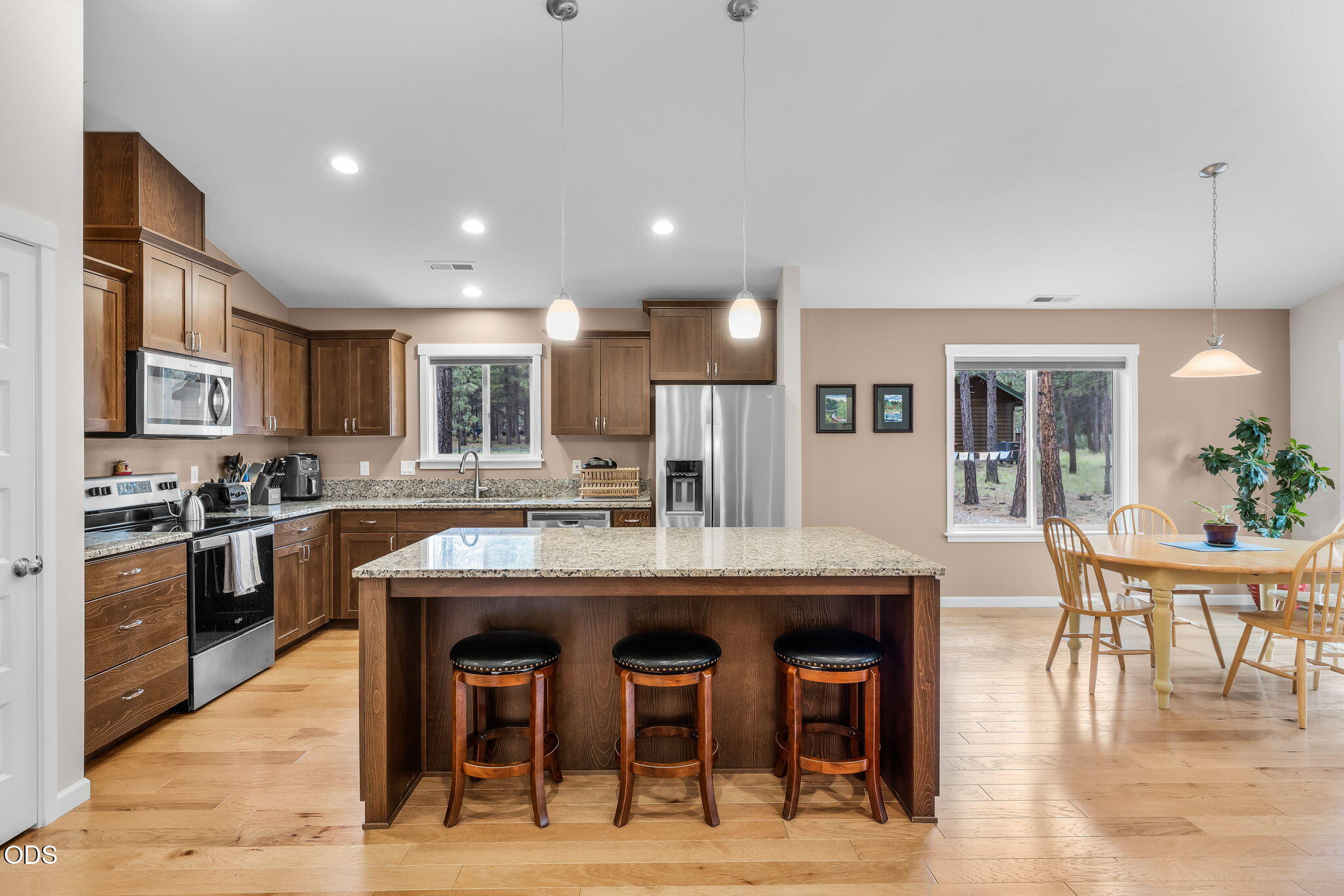 14431 Crossroads Loop Sisters, OR 97759 - Photo 12 of 37
