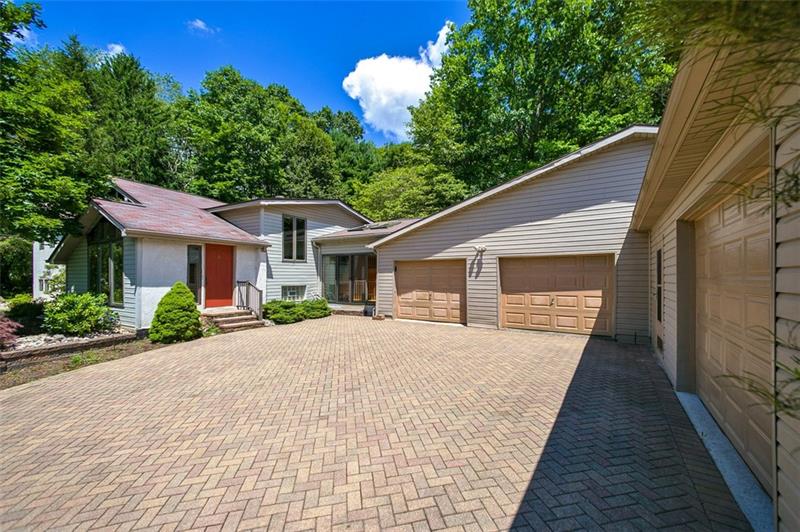 192 Bailey Road Greensburg, PA 15601 - Photo 2 of 47 Brick Driveway