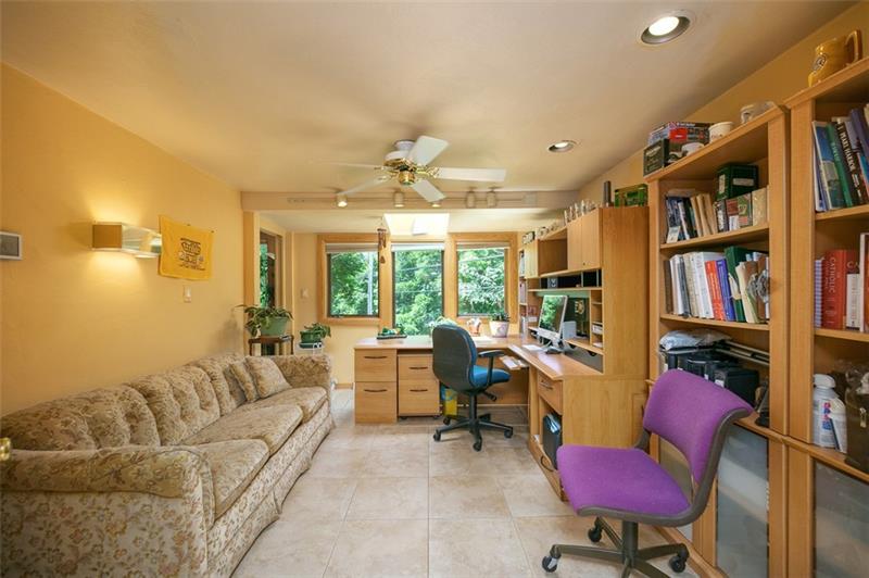 192 Bailey Road Greensburg, PA 15601 - Photo 24 of 47 Den