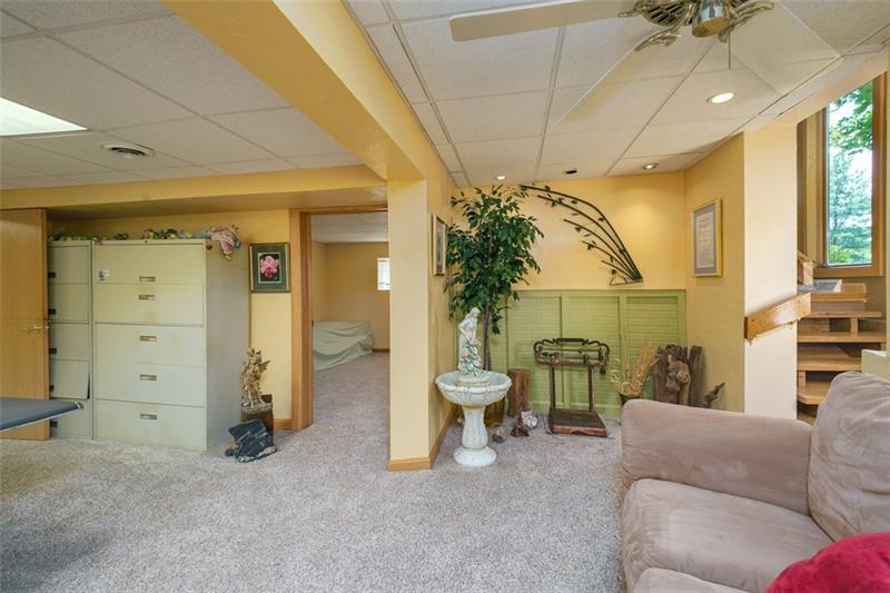 192 Bailey Road Greensburg, PA 15601 - Photo 30 of 47 Sitting area