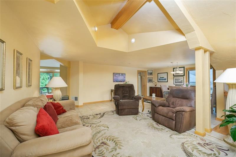 192 Bailey Road Greensburg, PA 15601 - Photo 8 of 47 Elegant Ceilings