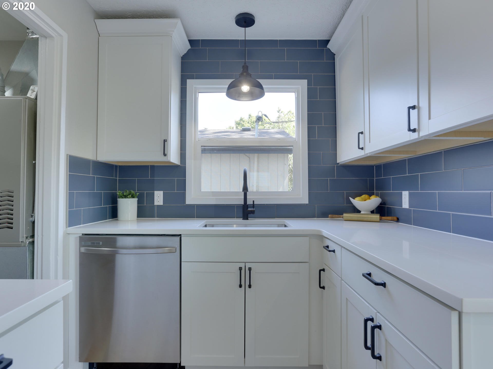 6619 Southeast Knight Street Portland, OR 97206 - Photo 14 of 30