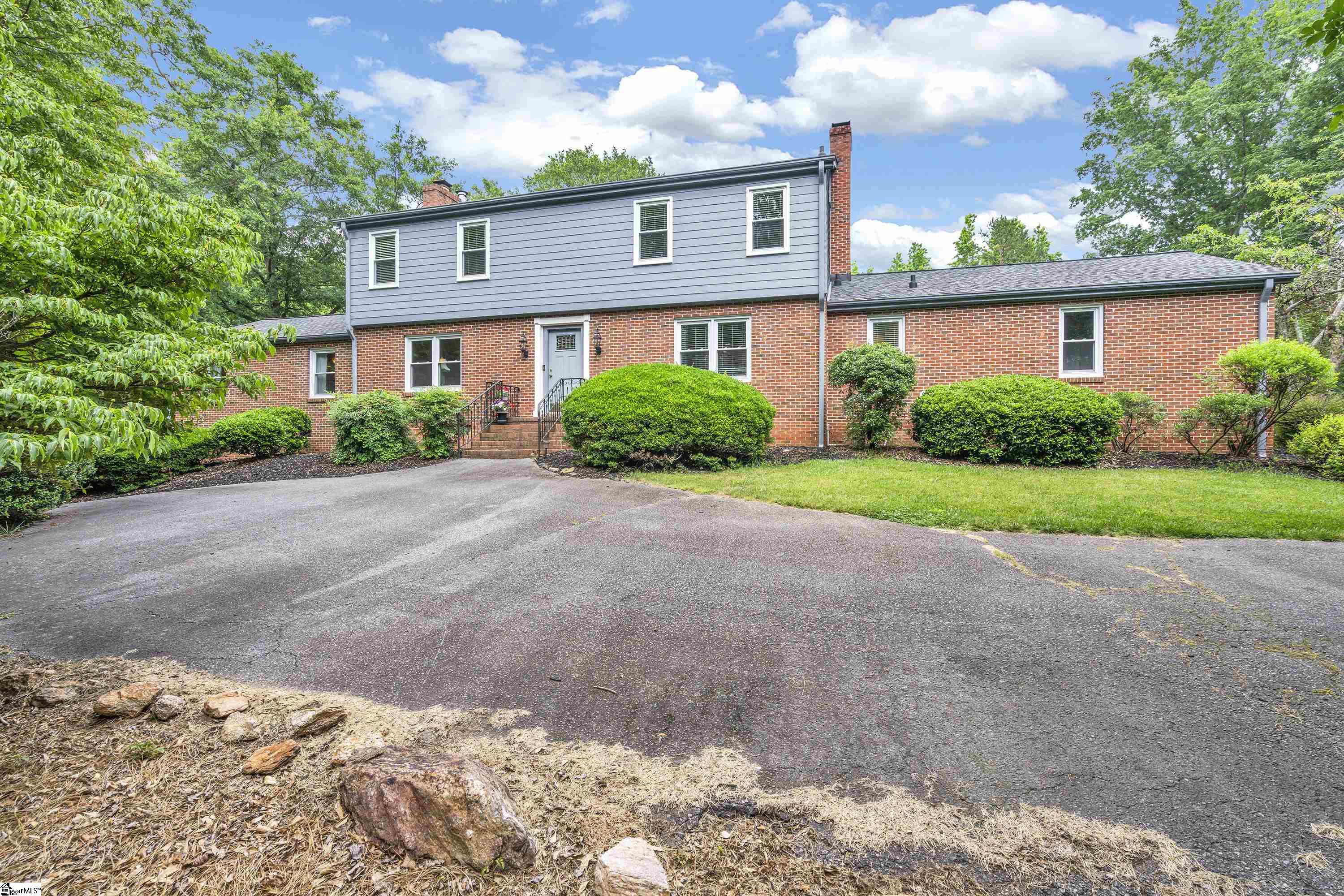 135 Nob Hill Road Spartanburg, SC 29307 - Photo 1 of 34 Gallery Image 1