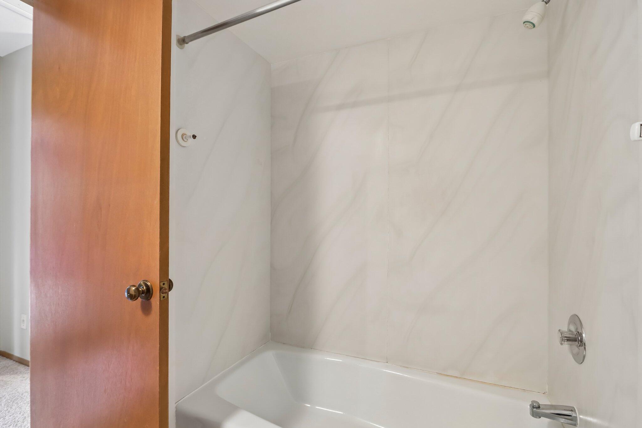 7400 North Pierron Road Glendale, WI 53209 - Photo 31 of 49 upper level hall bath