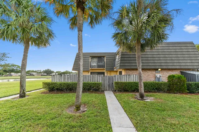 $2,200 | 619 6th Way, West Palm Beach, FL 33407