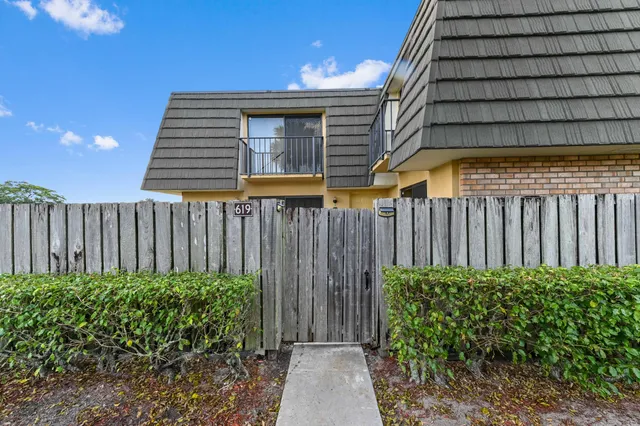 $2,200 | 619 6th Way, West Palm Beach, FL 33407