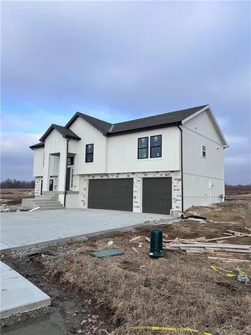 $425,000 | 465 Green Drive, Lawson, MO 64062