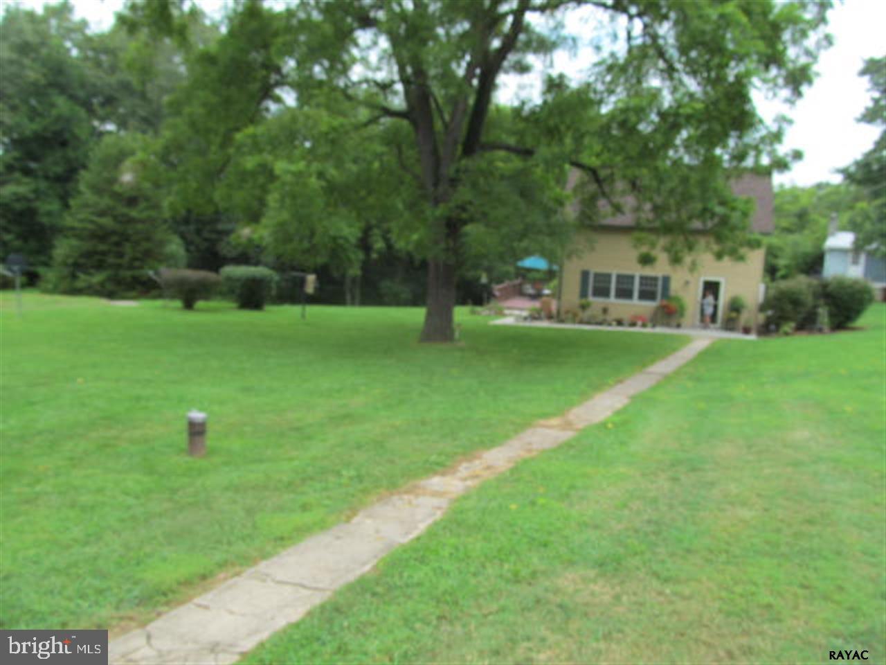 8482 Orchard Road Spring Grove, PA 17362 - Photo 2 of 36 Gallery Image 2