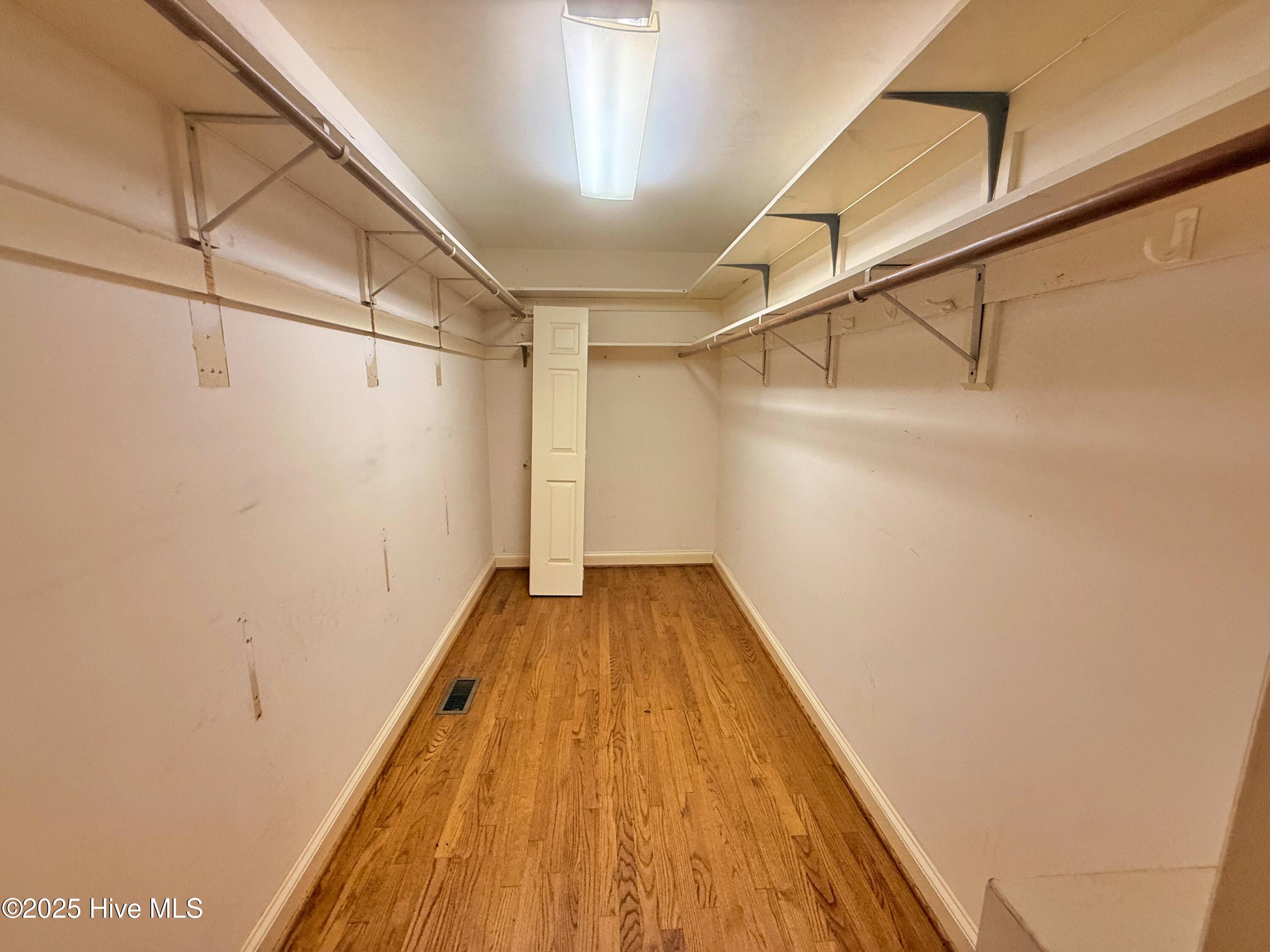 4503 Greenview Road Trent Woods, NC 28562 - Photo 14 of 39 Walk-In