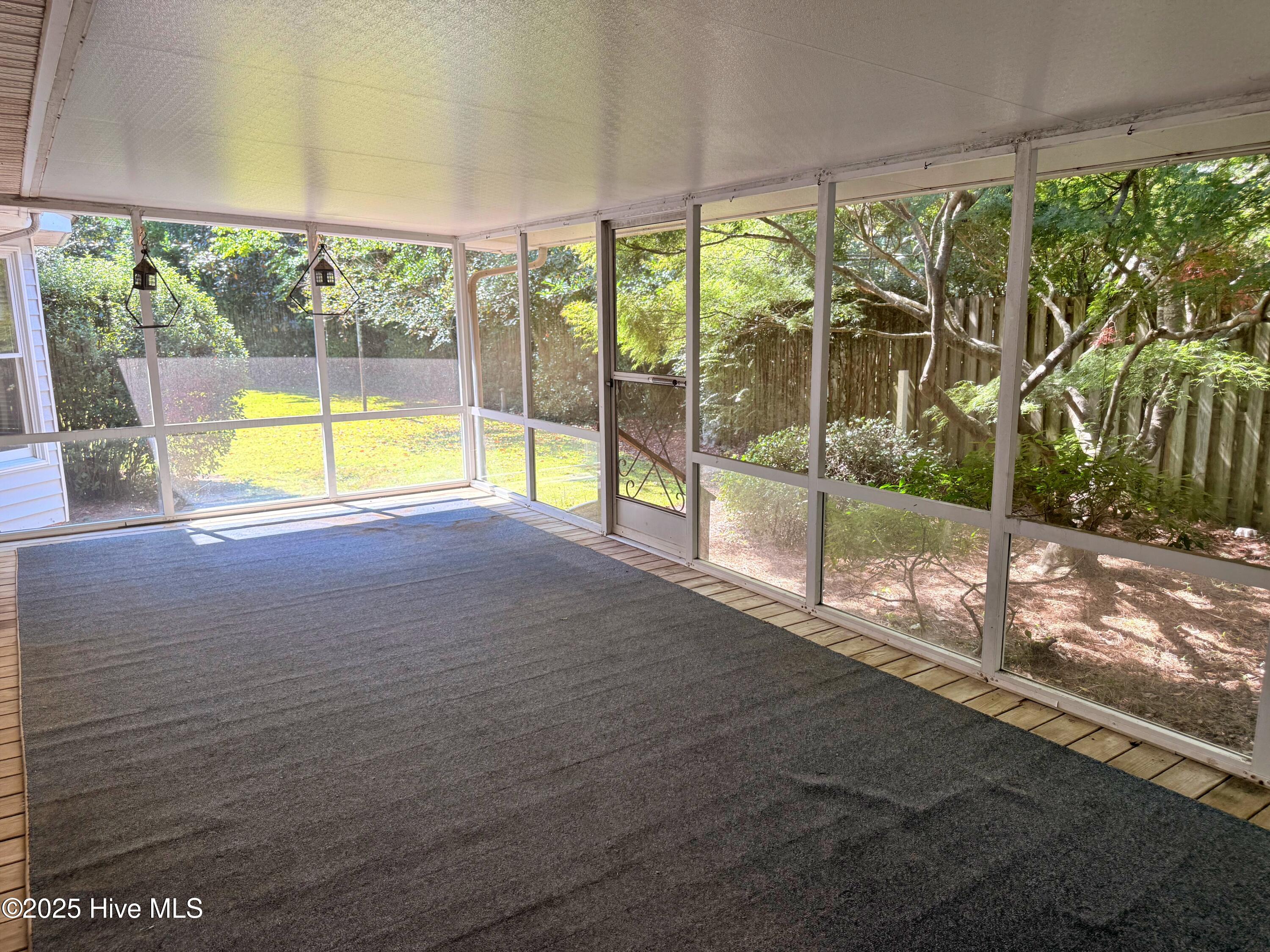 4503 Greenview Road Trent Woods, NC 28562 - Photo 17 of 39 Screened Porch