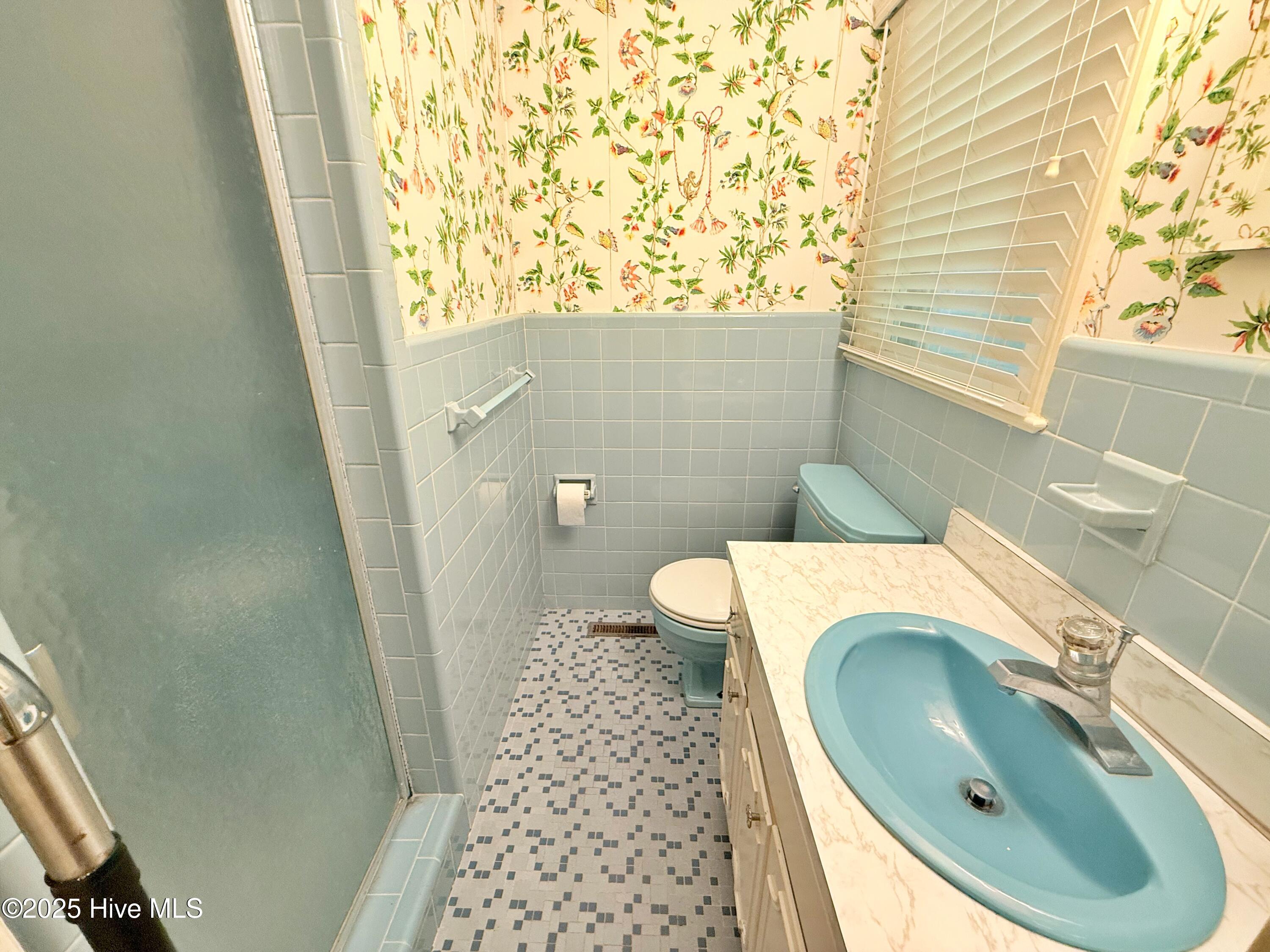 4503 Greenview Road Trent Woods, NC 28562 - Photo 32 of 39 Primary Bath 1