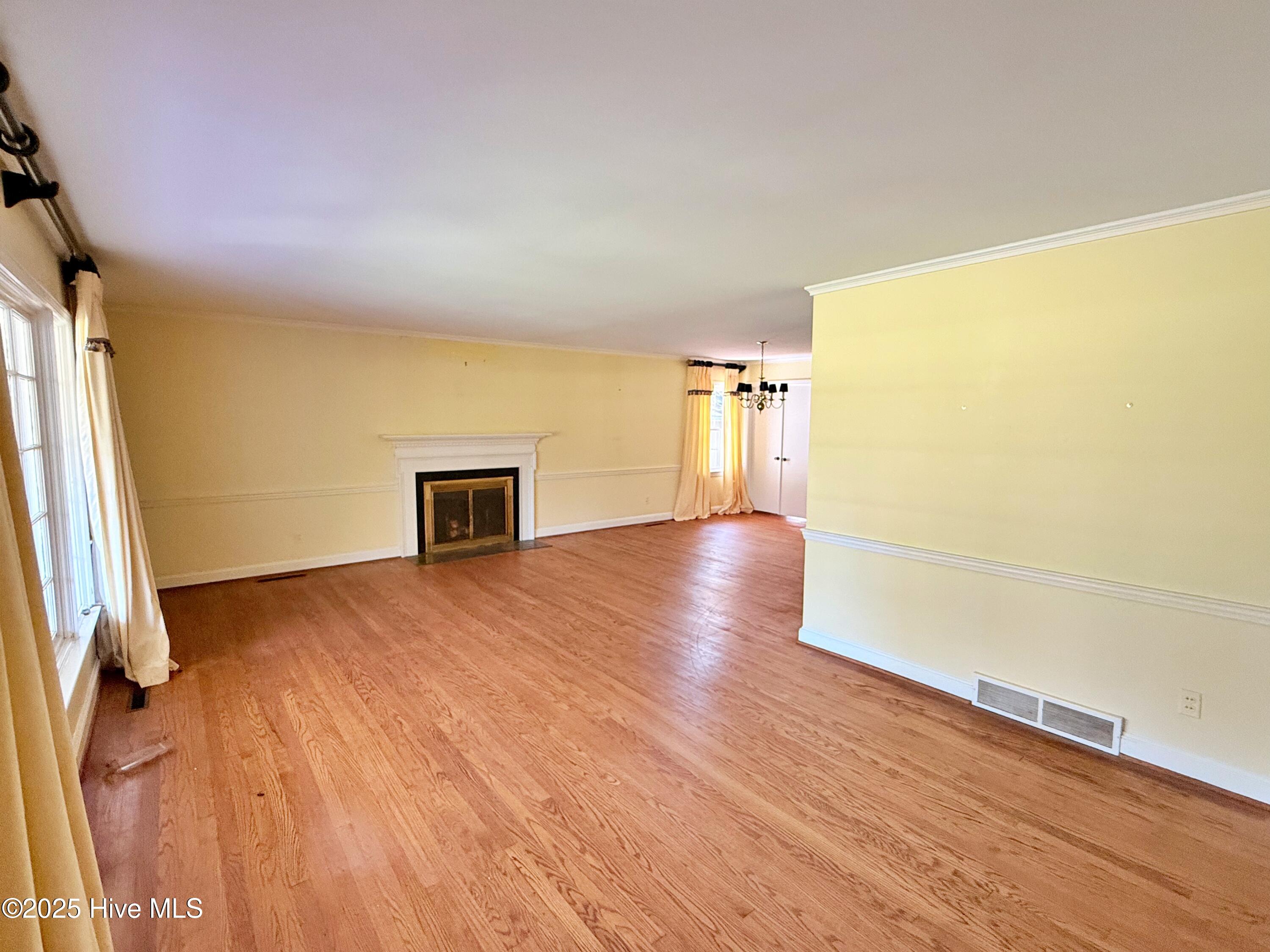 4503 Greenview Road Trent Woods, NC 28562 - Photo 4 of 39 Living