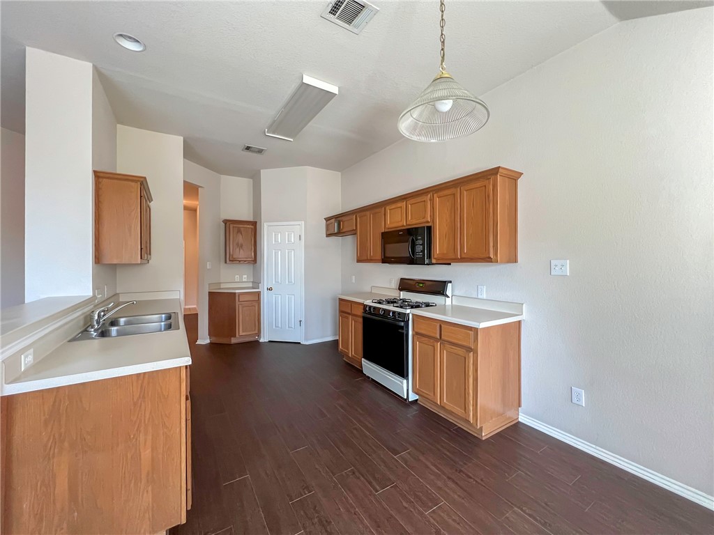 2644 Gate Ridge Drive Austin, TX 78748 - Photo 3 of 18 Kitchen