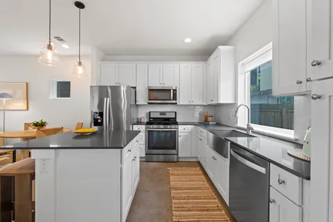 $485,000 | 1112 Linden Street, Unit B, Austin, TX 78702