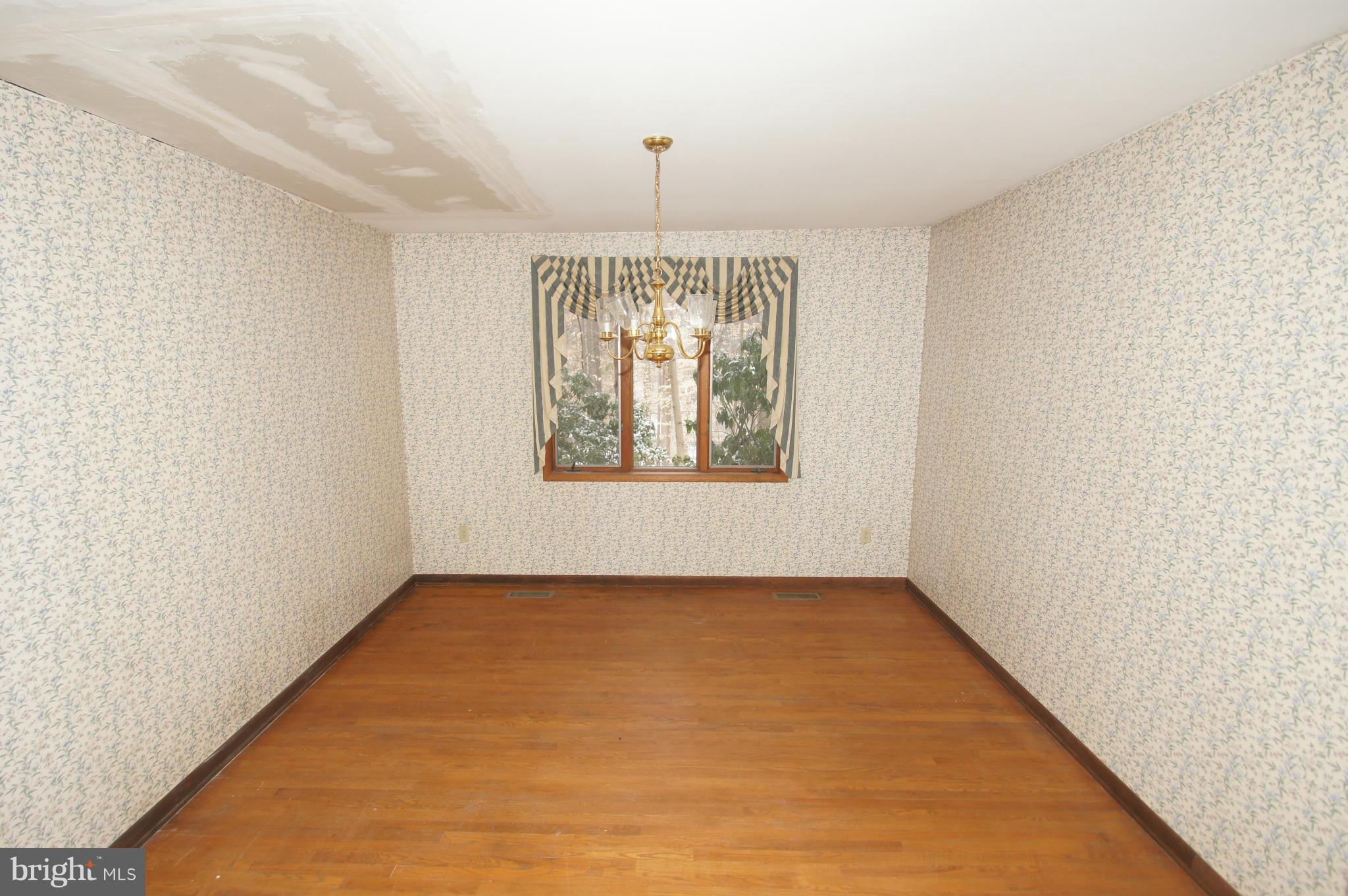 409 East Wheel Road Abingdon, MD 21009 - Photo 11 of 30 Dining Room