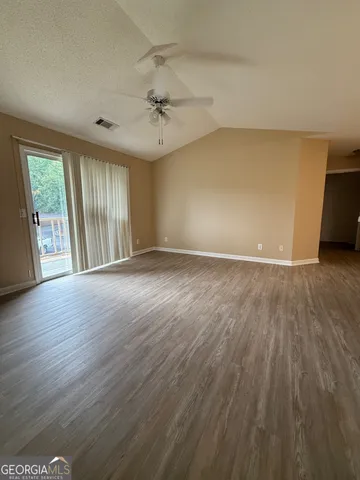 $1,335 | 320 Ridgewood Avenue, Unit C4, Gainesville, GA 30501