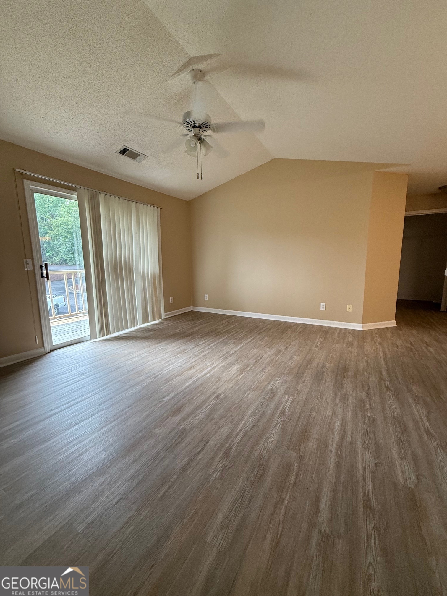 320 Ridgewood Avenue, Unit C4 Gainesville, GA 30501 - Photo 3 of 10