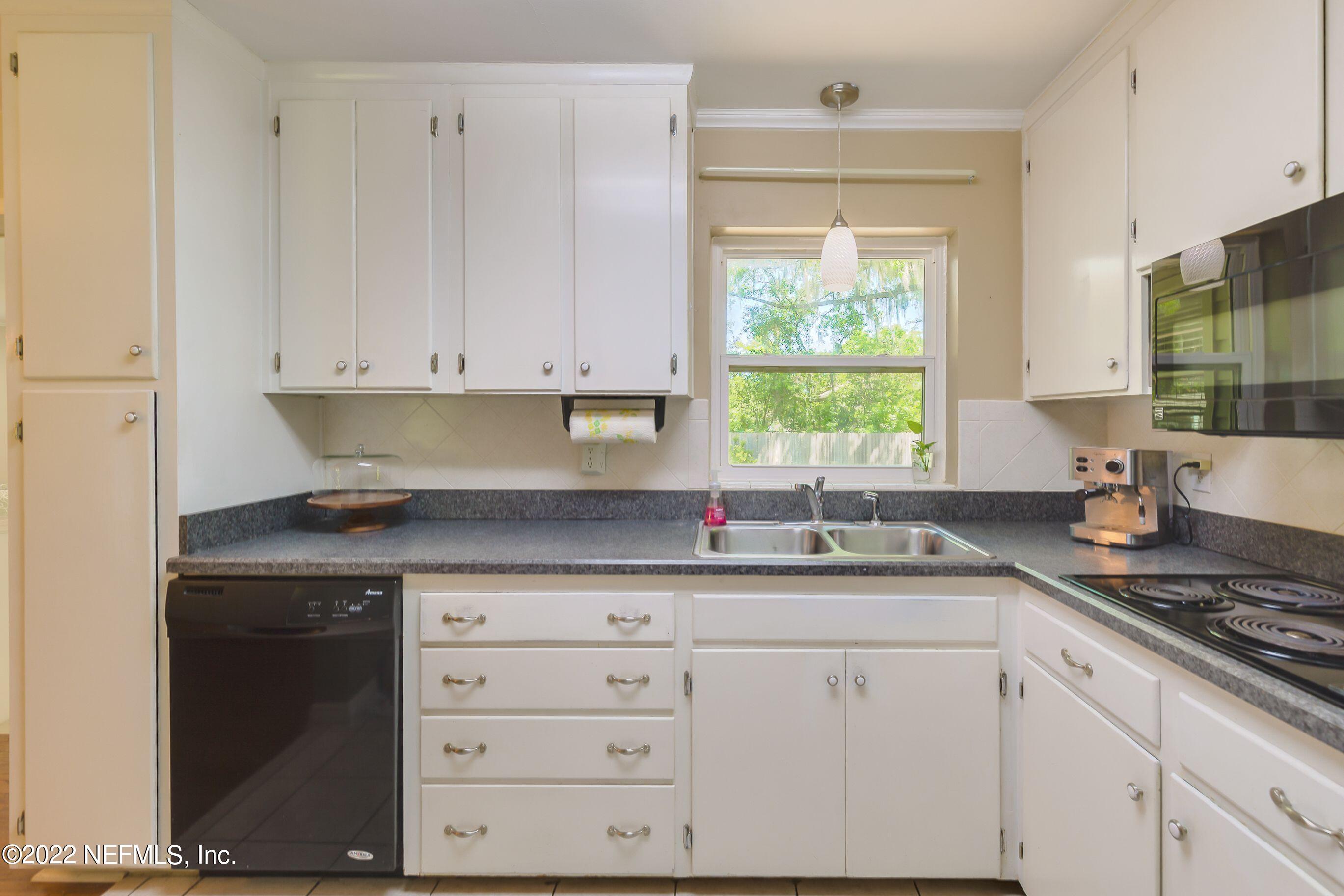 3637 Marianna Road Jacksonville, FL 32217 - Photo 17 of 48 0Lt8_FwM