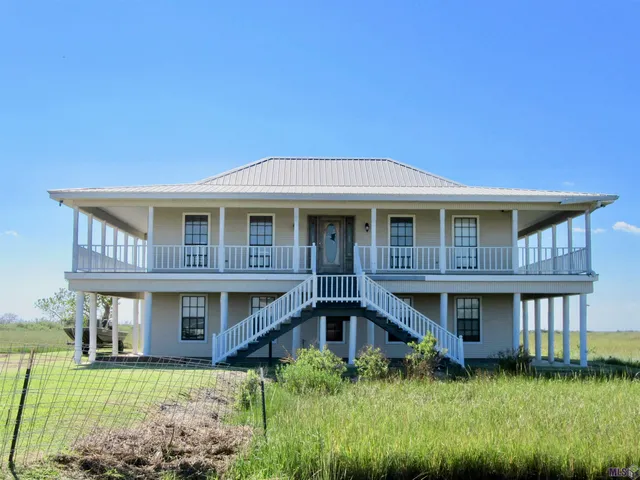 $350,000 | 23972 Highway 1, Golden Meadow, LA 70357
