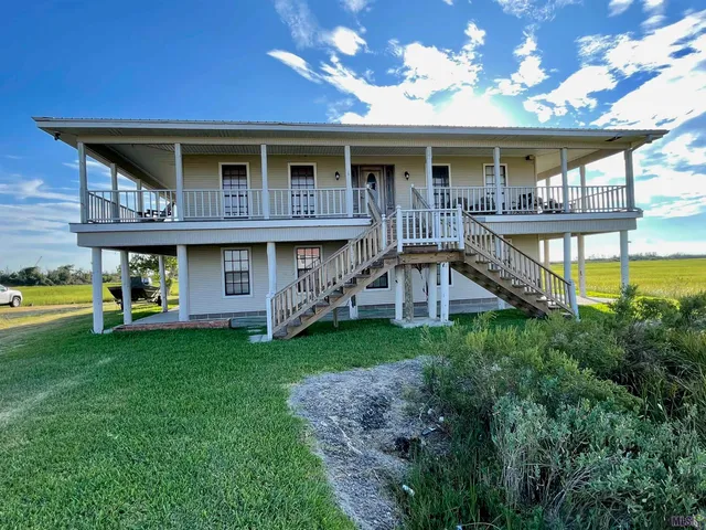 $350,000 | 23972 Highway 1, Golden Meadow, LA 70357