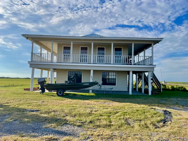 $350,000 | 23972 Highway 1, Golden Meadow, LA 70357